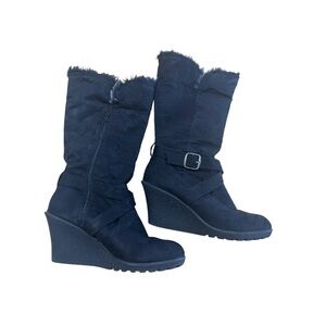 Black wedge heel boots, size 8.5 in good used condition.